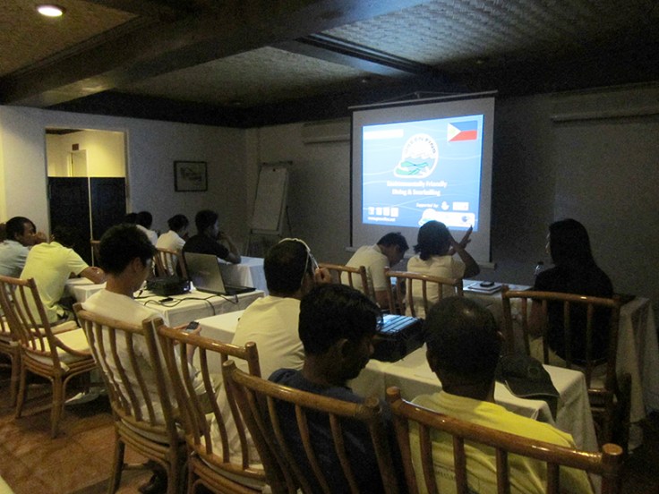 El Nido Resorts guides, dive crew, GACs, and boat crew during the Green Fins training.