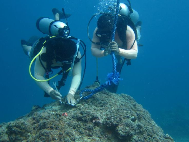 installing mooring buoys El Nido Palawan El Nido Resorts