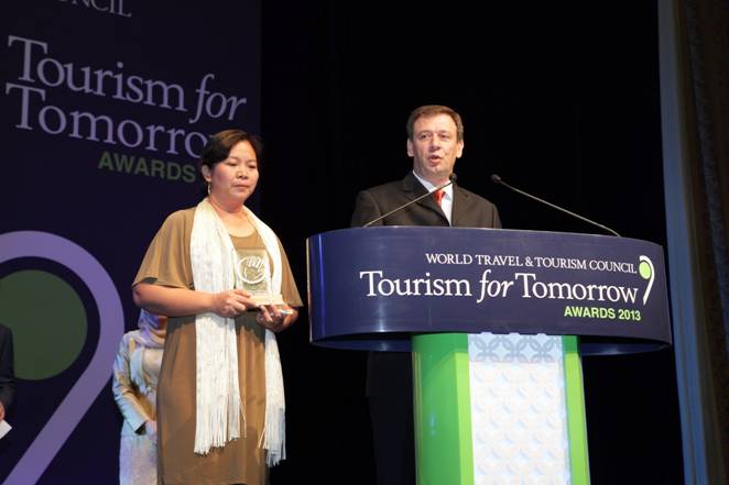 TFT awarding closeup