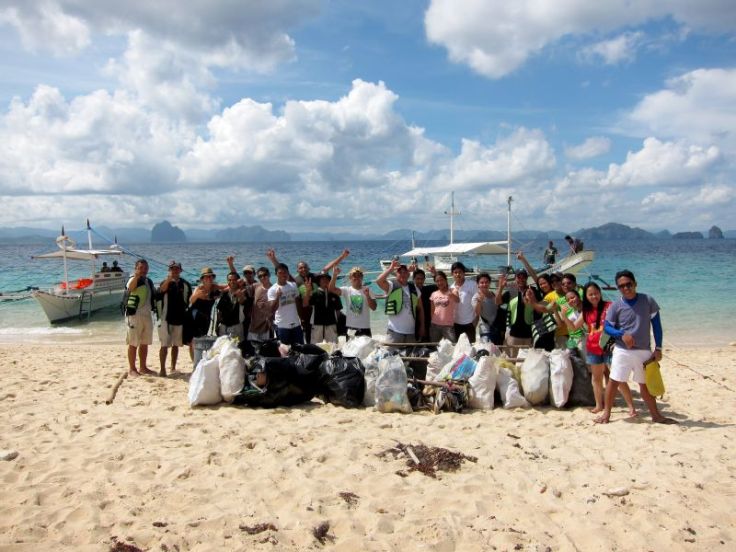 The Miniloc staff with guest Kate Havercroft. You can read about Kate's Earth Day experience here.