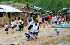 A collective effort to clean up the coasts